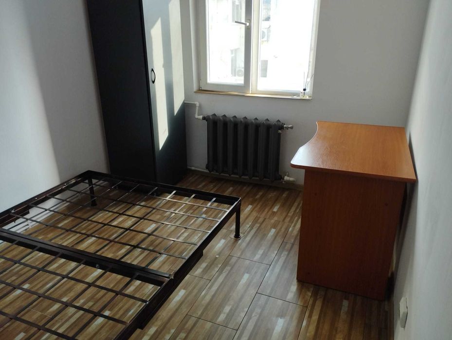 Închiriez garsoniera