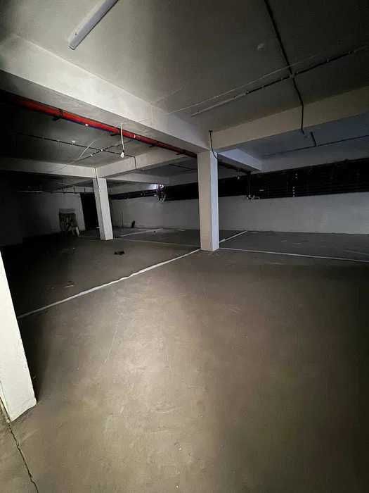 отдельностоящее здание 1350м2. вдоль дороги