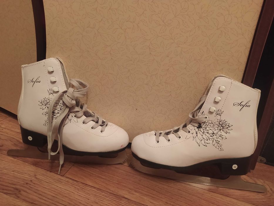 Продаются коньки детские!