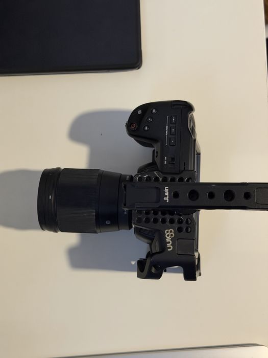 Kit Blackmagic Pocket Cinema Camera 4K + Sigma 16mm f/1.4 + Monitor Feelworld 568