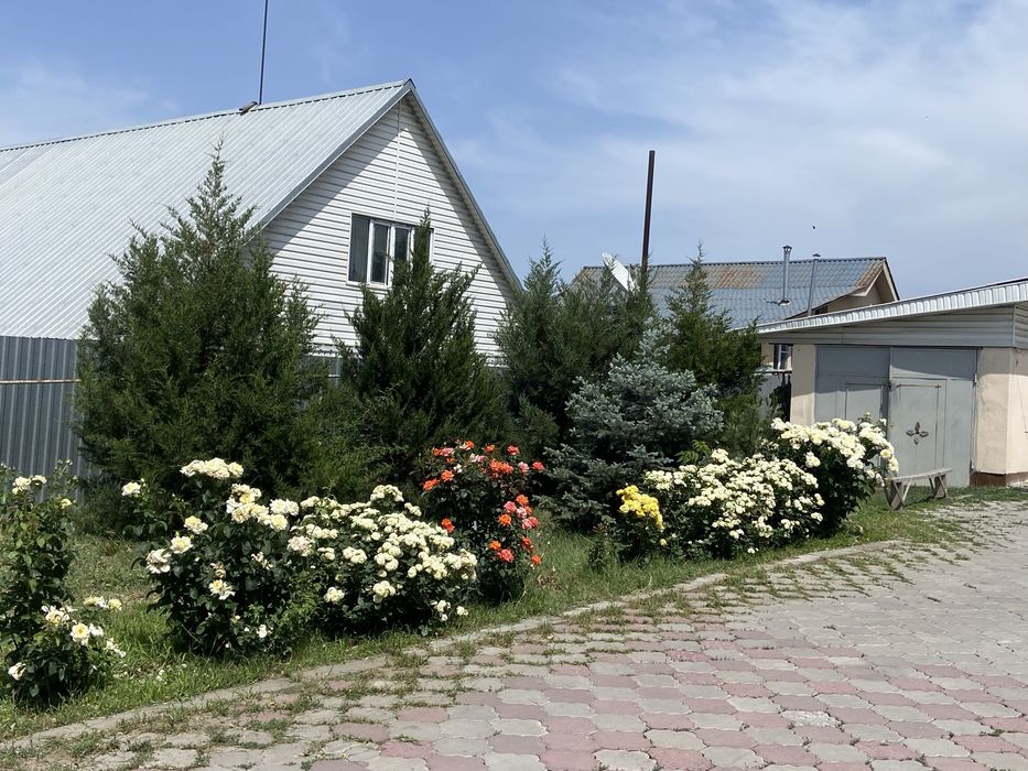 Дом с магазином в Бурундае