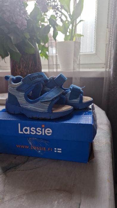 Продам детские сандали на мальчика