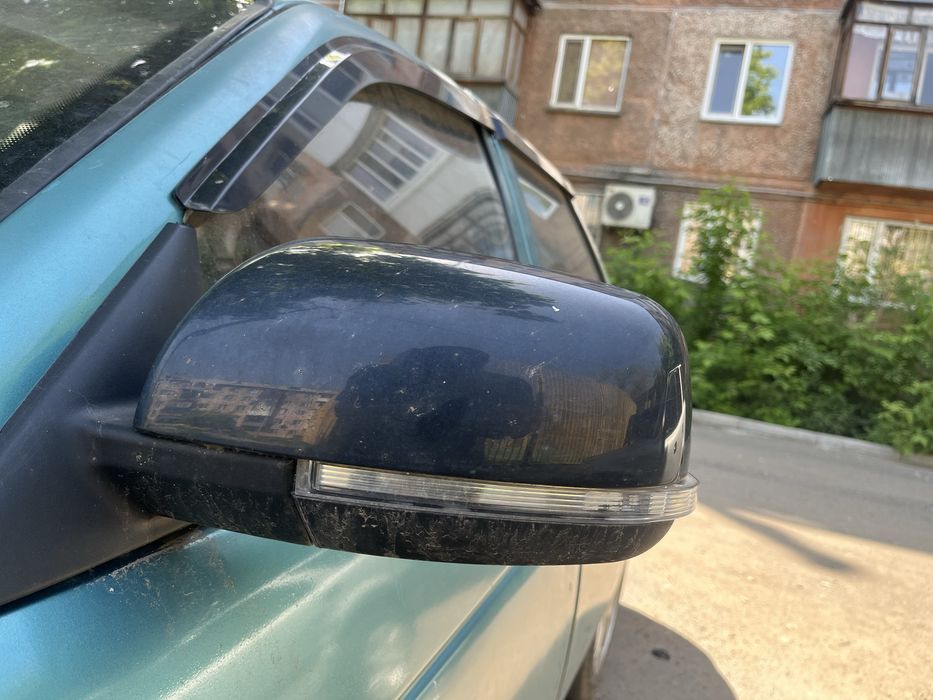 Продам зеркала с повторителями
