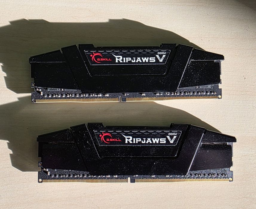 G.SKILL Ripjaws V 64GB (2x32GB) DDR4 4000MHz F4-4000C18D-64GVK