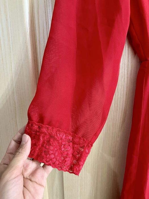 Сырға салу қызыл көйлек платья