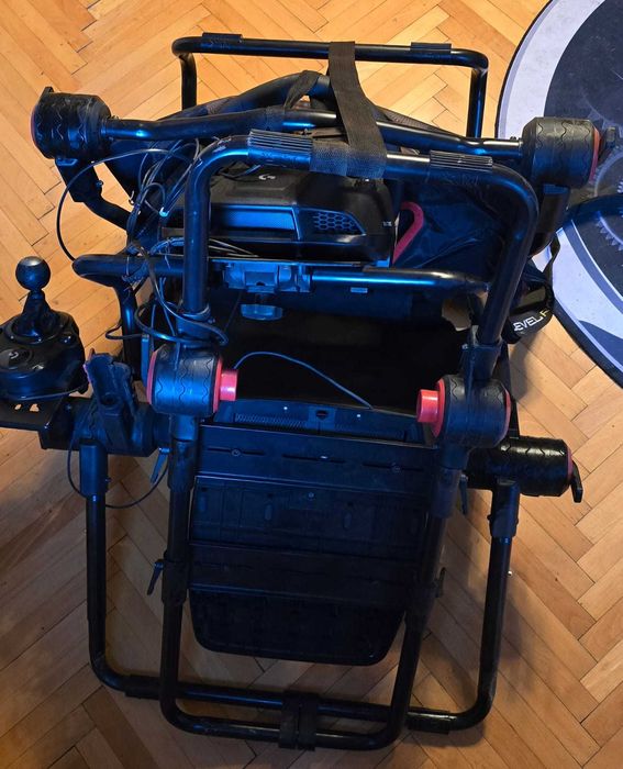 Scaun Racing FGT Lite + G923 + Schimbator Logitech - Puțin Folosit