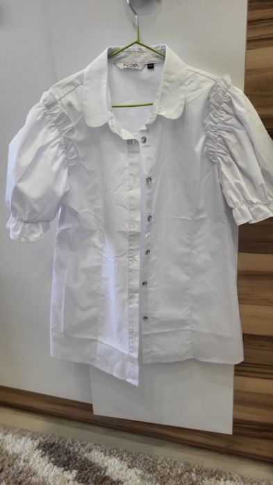 Продам кофточку в школу