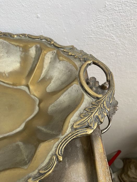 Tava argintata  dimensiuni mari