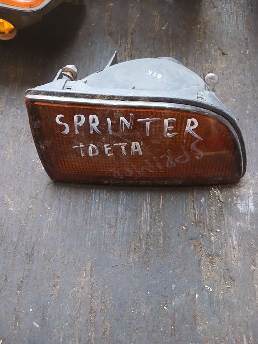 Поворотник Тоета Спринтер