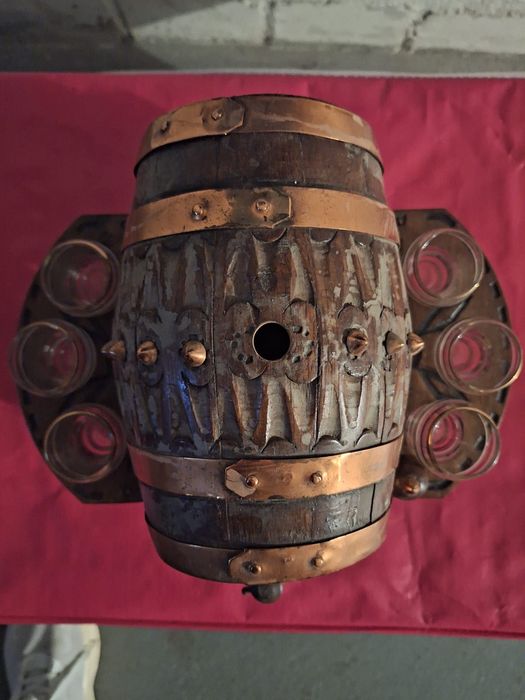 Немско буре за ракия с чаши