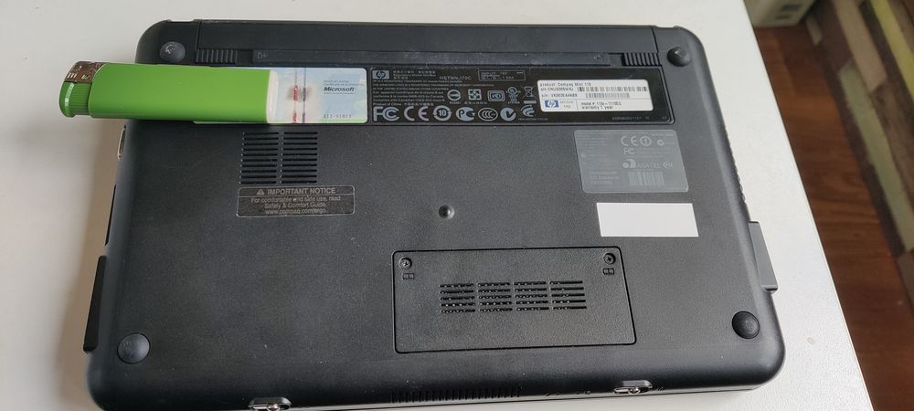 Колекционерски винтидж Мини Лаптоп COMPAQ MINI 110
В пълна