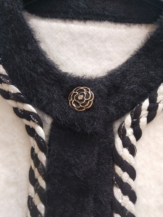 Жилетки с копчета в цвят бяло и черно