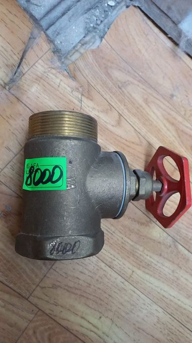 Продаю краны диаметр 50