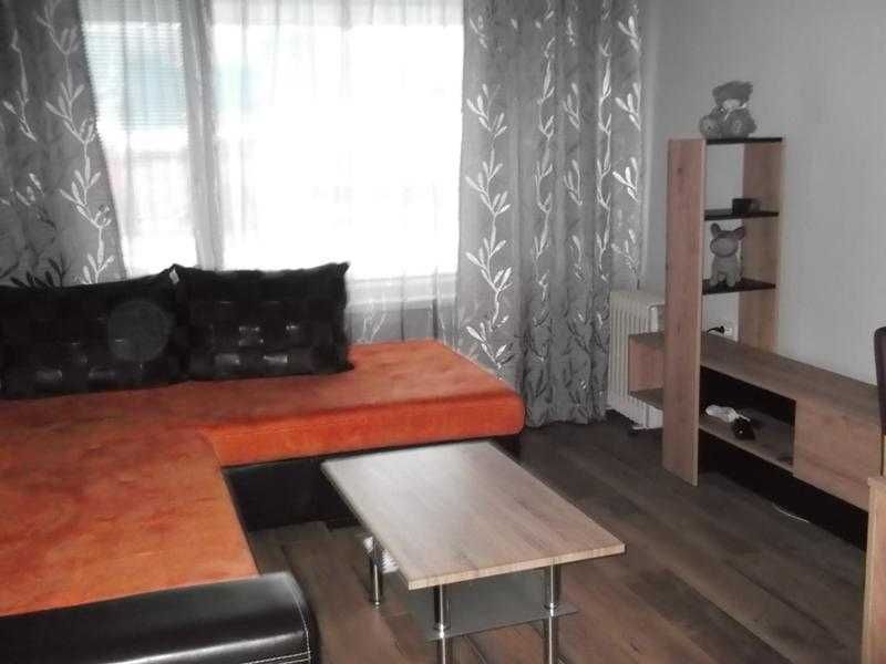 Дава се под наем Тристаен апартамент в София, Гоце Делчев - 75 кв.м за 473.79 € - Снимка #2