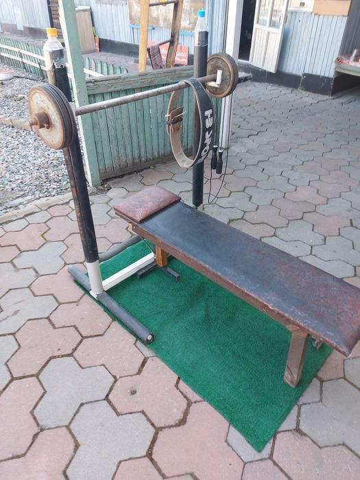 Продам тренажор  для жима-штанга