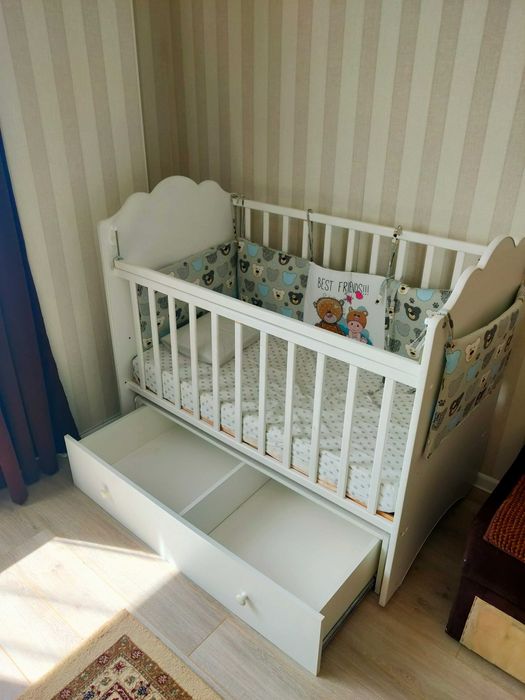 Продам детскую кроватку