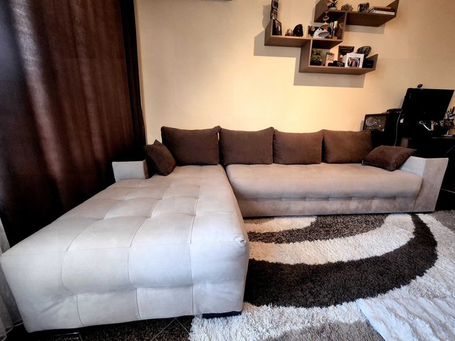 Продавам холов ъглов диван