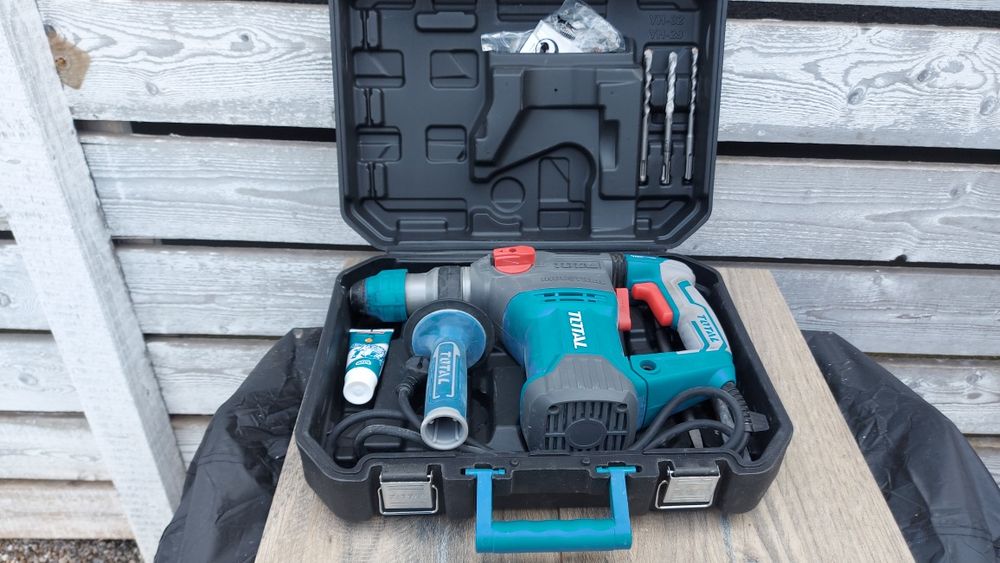 Vand rotopercutor Total