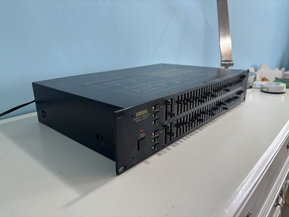 Yamaha equalizer Q2031A