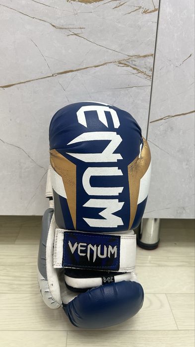 Боксерские перчатки Venum 8 oz | Срочно