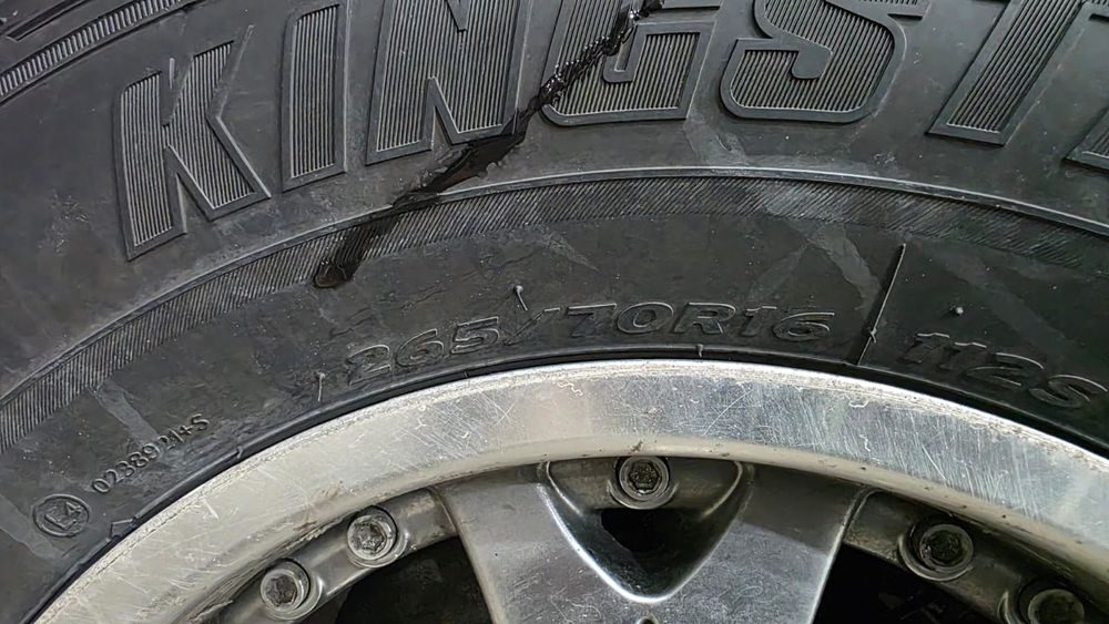 Продам комплект зимних шин