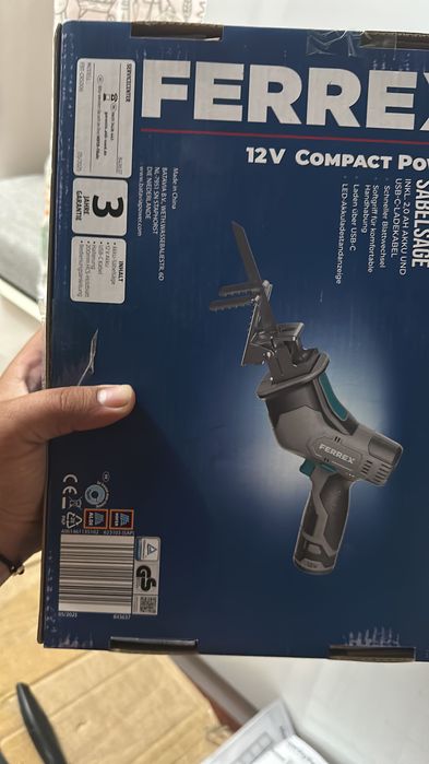 Fierăstrău sabie FERREX 12V cu acumulator 2Ah – nou