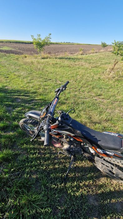 Vând cross 125 Preț negociabil