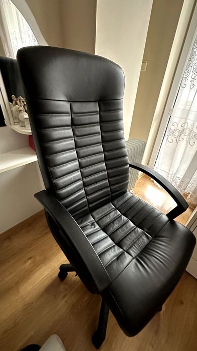 Кожен офис стол директорски