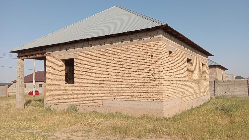 Продается не достроенный дом