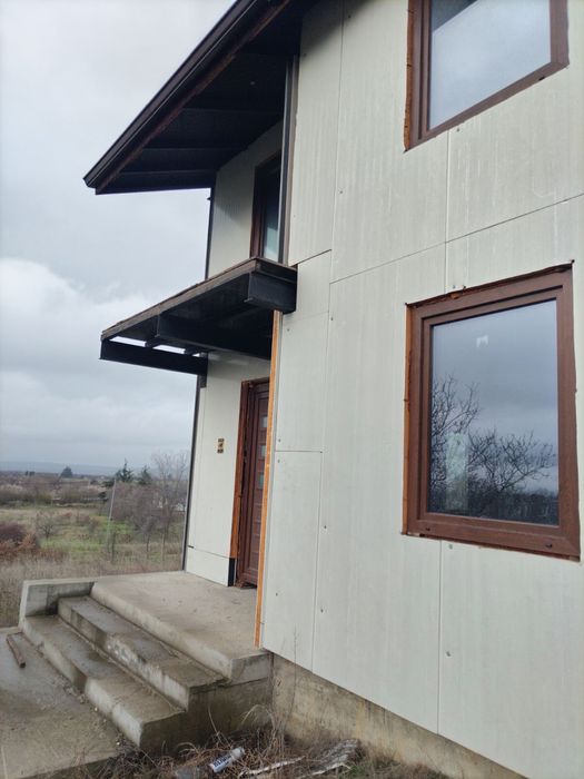 Продава се Къща в Аксаково - 140 кв.м за 984 €/кв.м - Снимка #1