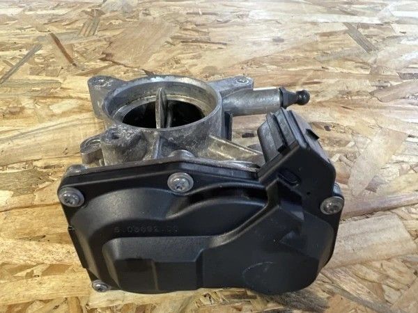 Clapeta de acceleratie Opel Insignia A 2014 cod 50569200