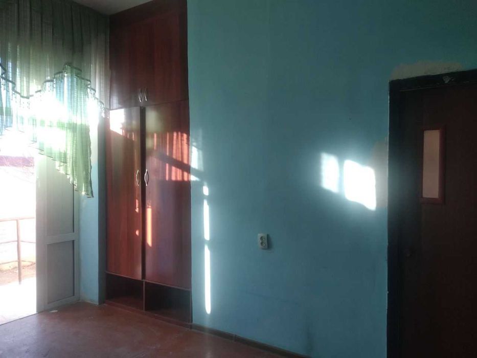 Котеж сотилади Навои Аэропортида жойлашган