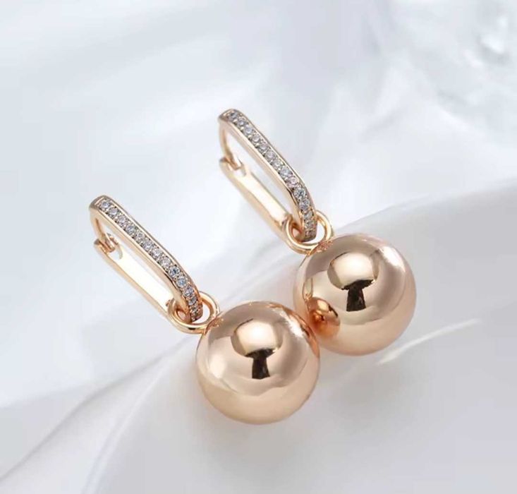 GP10, cercei placati aur 14k,incuietoare sigura,bile, zirconiu alb,noi