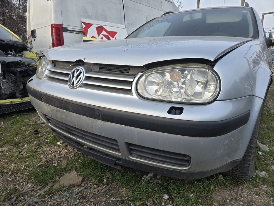 Vând bară față • capotă motor • trager complet • far pt VW Golf 4