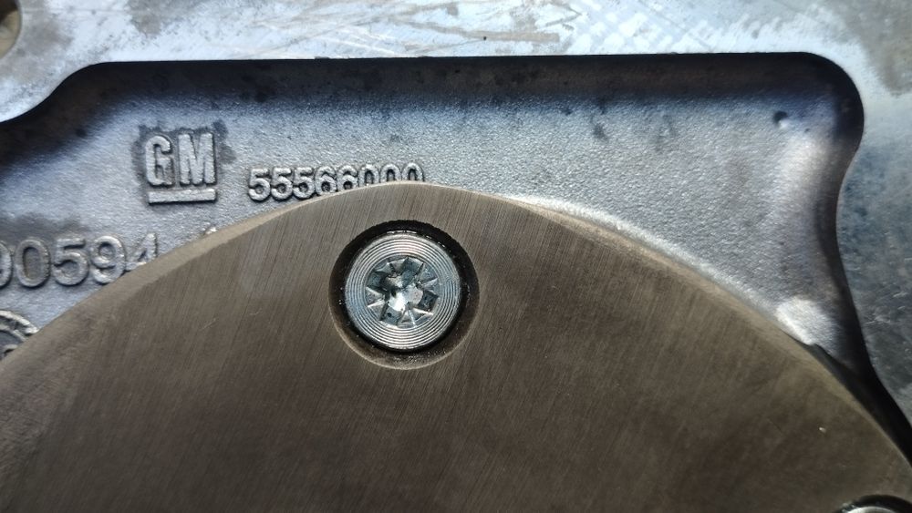 Маслена помпа Opel GM 55566000 за Insignia, Astra, Zafira