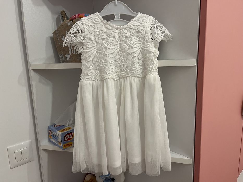 Rochița albă, de ocazie, mărimea 86 pt fete