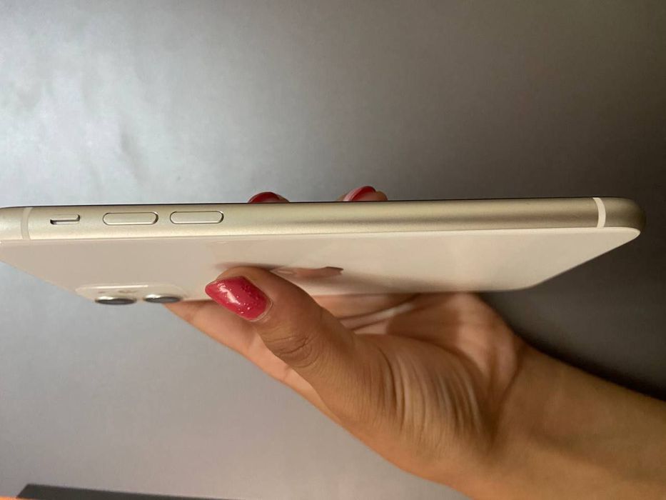 iPhone 11 White • Новый • 100% батарея
