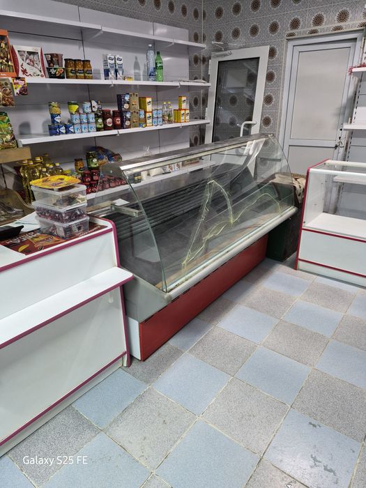 Витринный холодильник