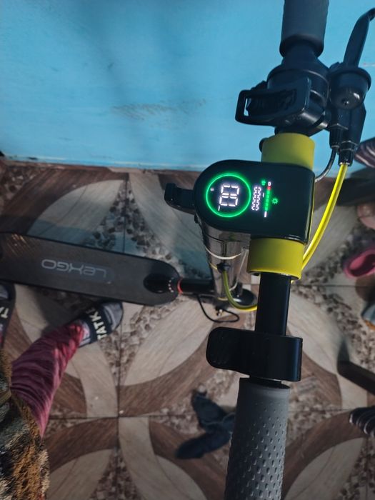 Vând trotineta electrica