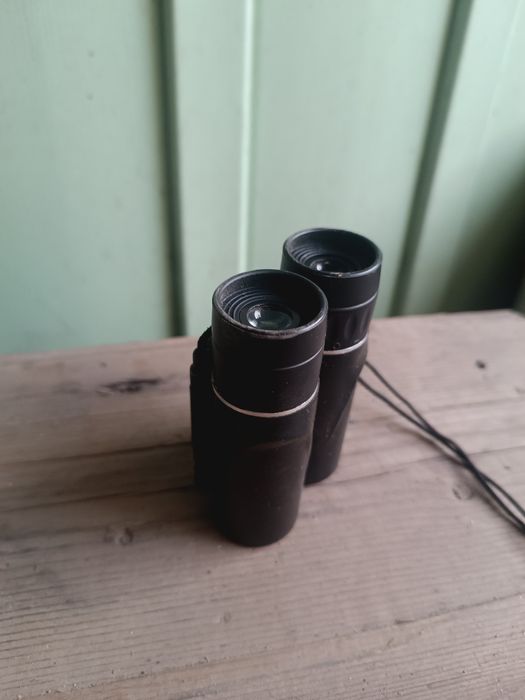 продам бинокль 8х21