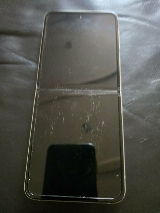 Samsung galaxy flip 3