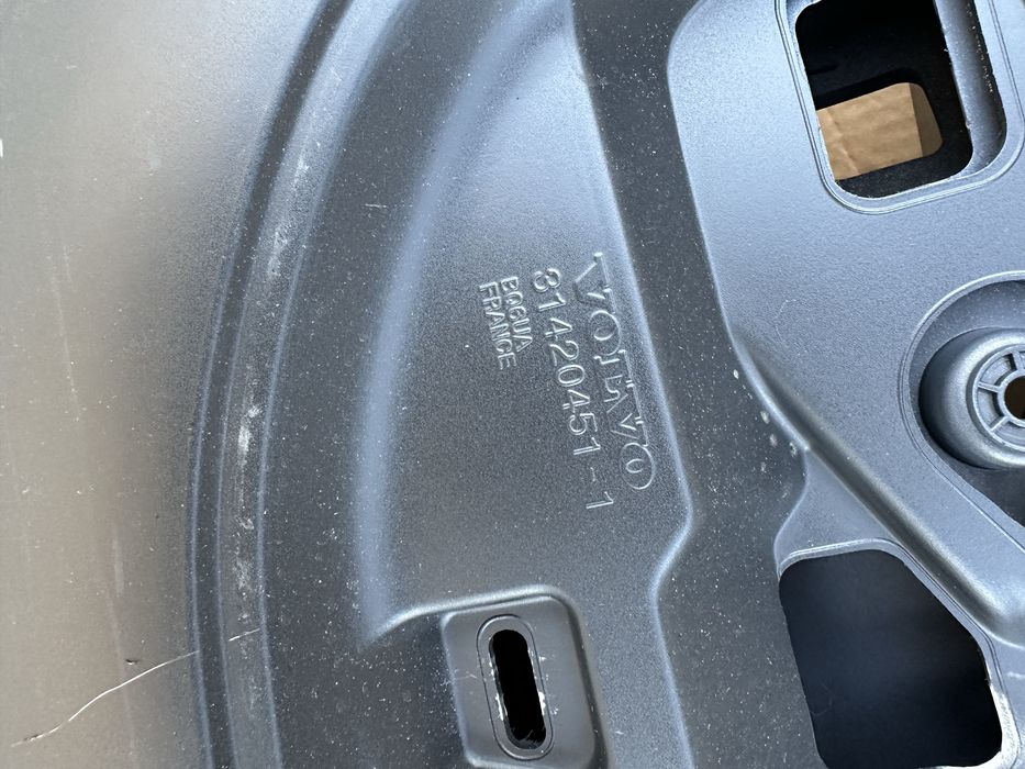 Капак Volvo XC60 2018-