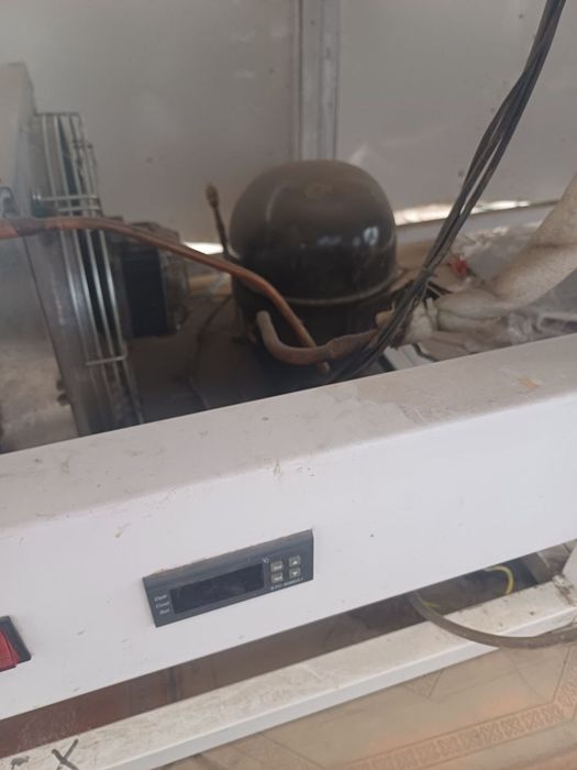 Продаётся 4 метровый витрина холодильник в идеальном состоянии