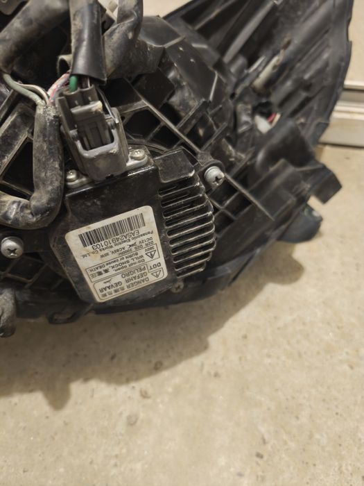 Фарове за subaru XV ксенон