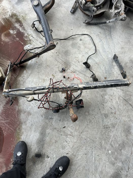 Теглич за Audi A3