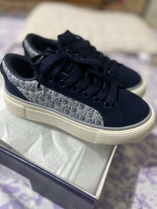 Аяқ киімдер кроссовкие