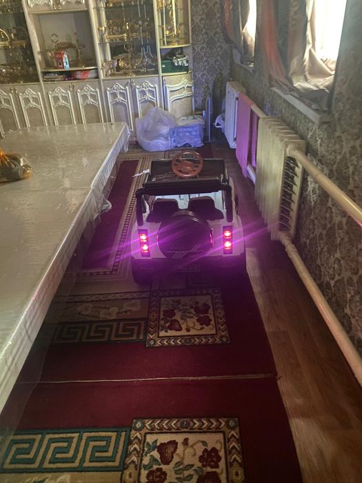 Машина Белый геленваген