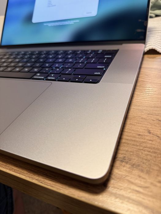 Apple MacBook Pro M1 - 2021 - 32BG RAM - 1TB SSD