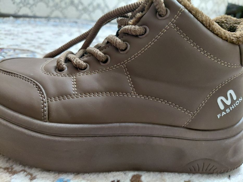 Holati: Yangi.  Razmer:40.  Sifati:Alo