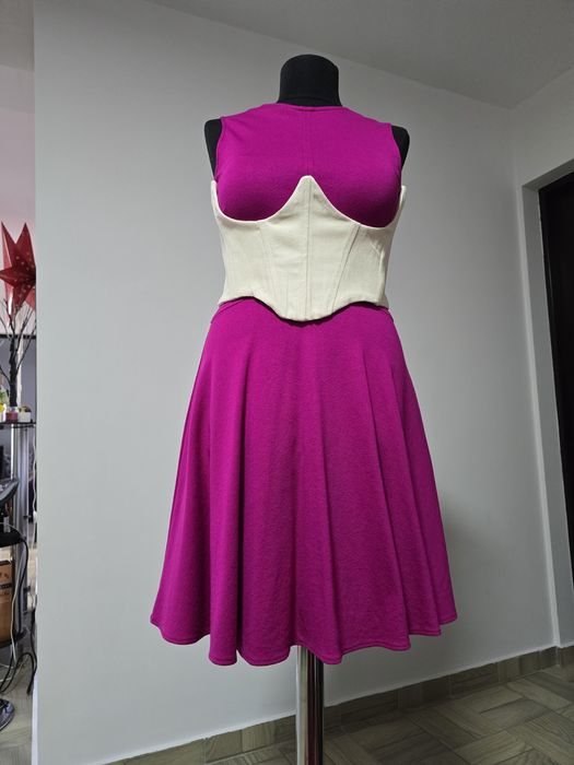 Rochie superba fucsia, model clos, feminină;